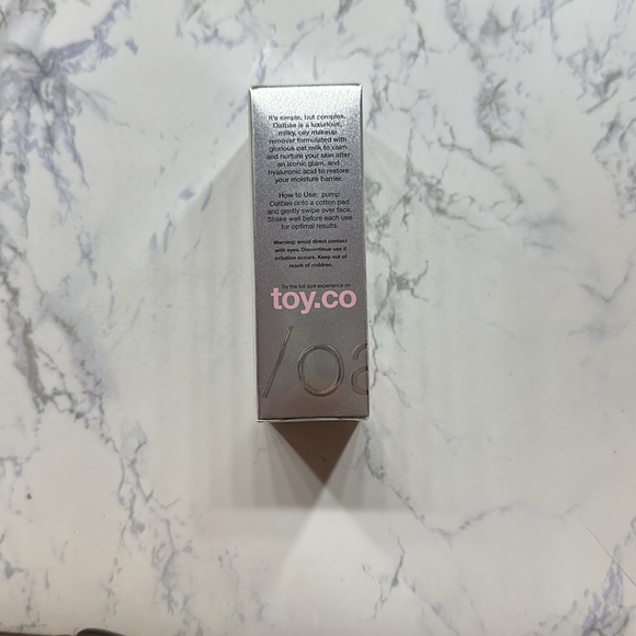 toyfactory. Mini Oat Bae Hyaluronic Oat Milk Oil Makeup Remover - Picture 3 of 3